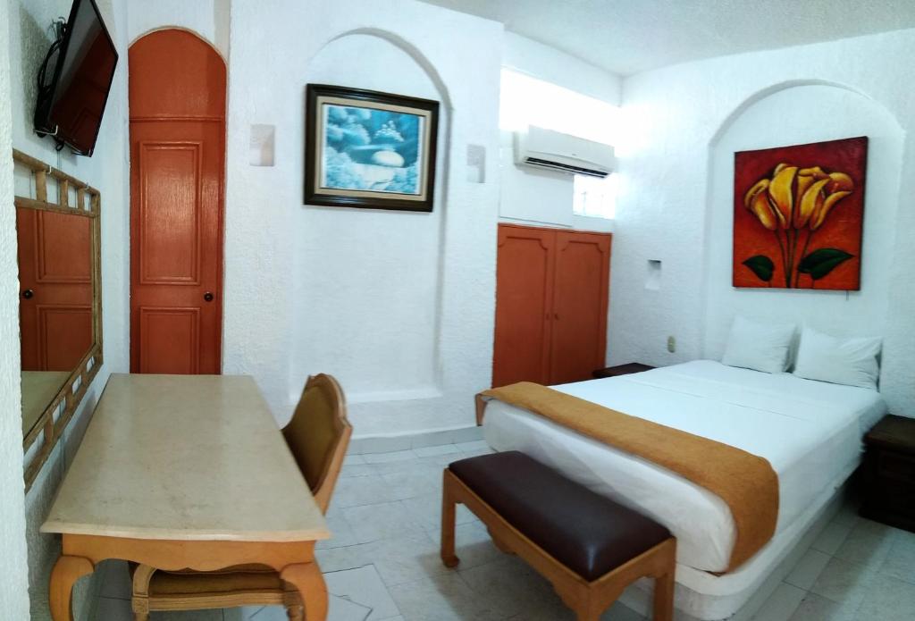 Двухместный (Номер с кроватью размера «queen-size») отеля D'Cesar Hotel Acapulco, Акапулько-де-Хуарес