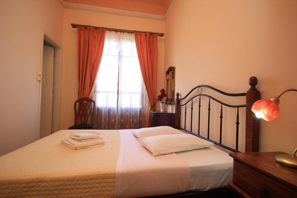 Одноместный (Одноместный номер с общей ванной комнатой) хостела Hotel Neos Olympos, Афины