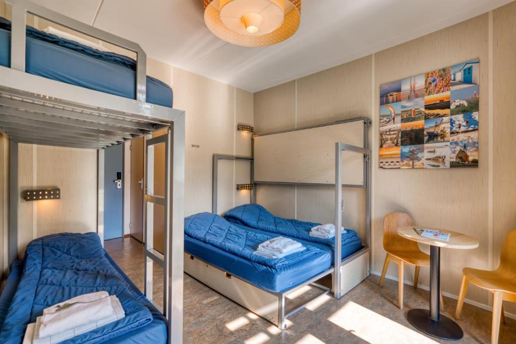 Четырехместный (Quadruple Family Room with Terrace and Private Bathroom with Shower) хостела Stayokay Texel, Ден-Бург