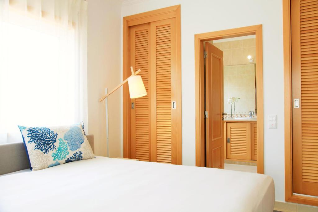 Апартаменты (Апартаменты с 1 спальней рядом с океаном) виллы The Village – Praia D’El Rey Golf & Beach Resort, Прайя-дель-Рей
