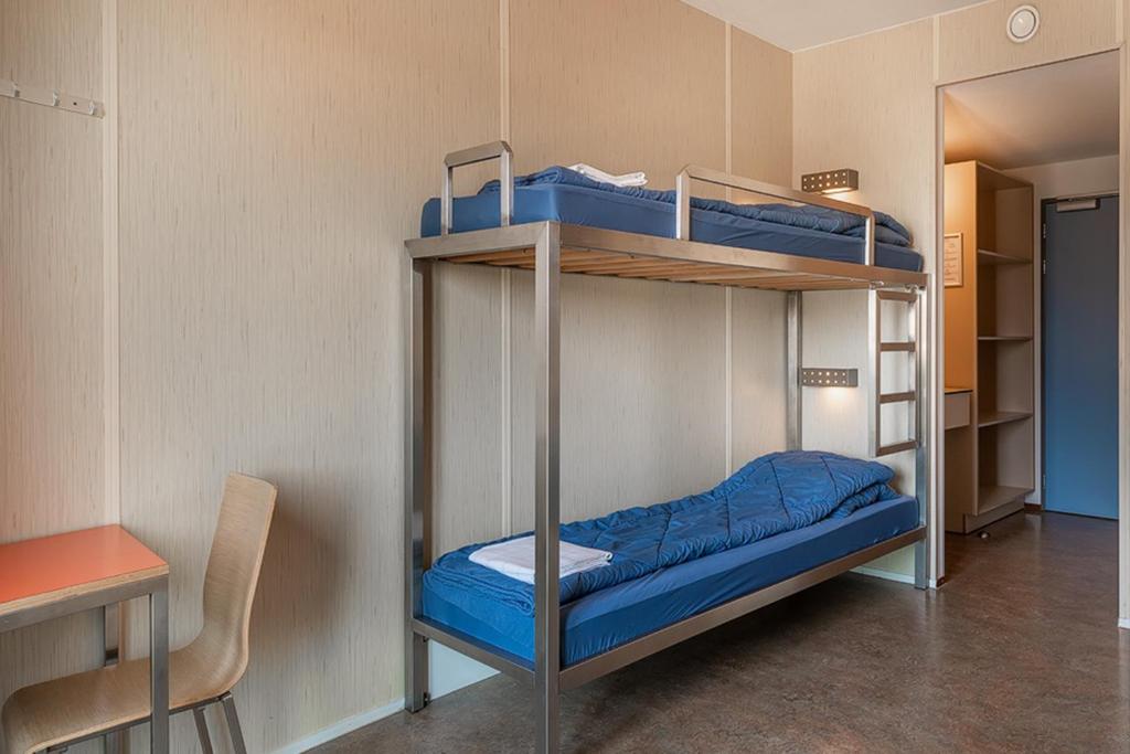 Двухместный (Budget Twin with Bunk Beds and Private Bathroom with Shower) хостела Stayokay Texel, Ден-Бург
