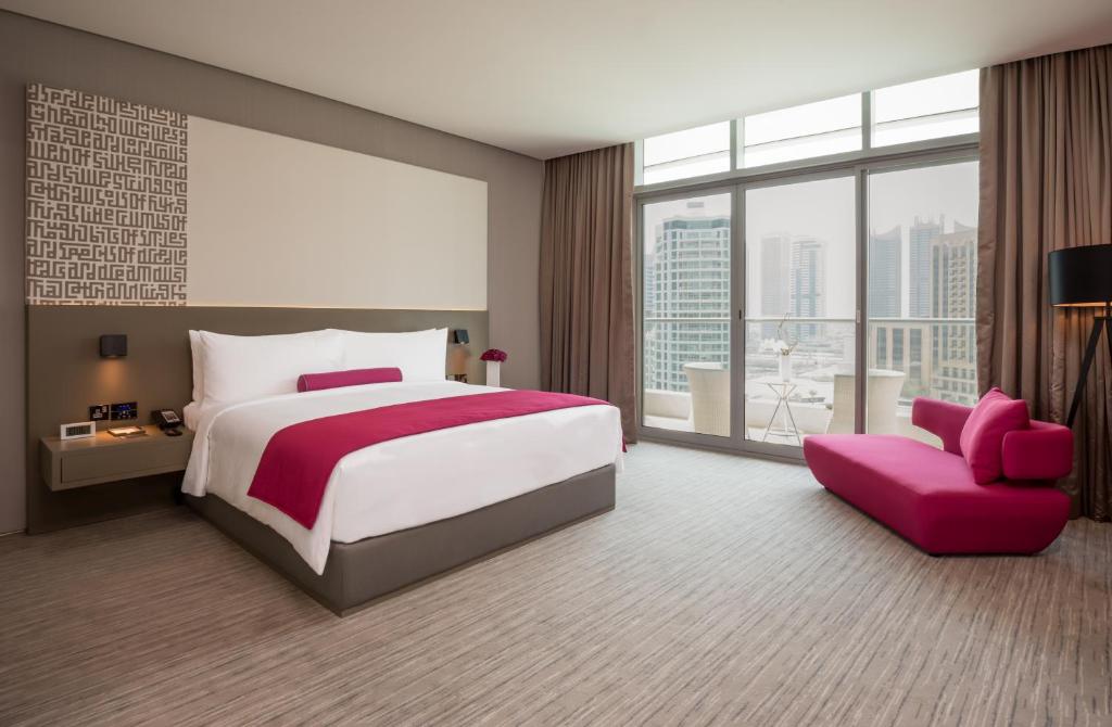 Двухместный (Клубный номер с кроватью размера «king-size» и правом посещения лаунджа) отеля InterContinental Dubai Marina, Дубай