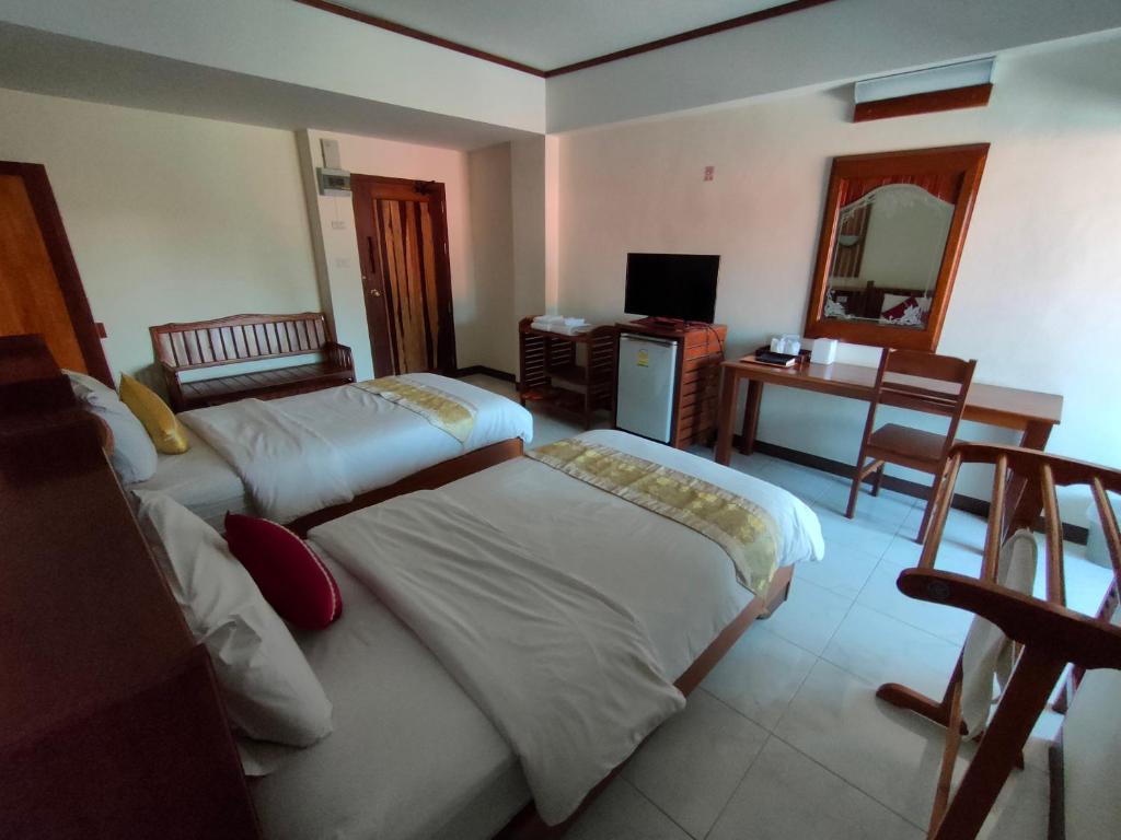 Двухместный (Стандартный двухместный номер с 2 отдельными кроватями) отеля Riverfront Hotel Mukdahan, Мукдахан
