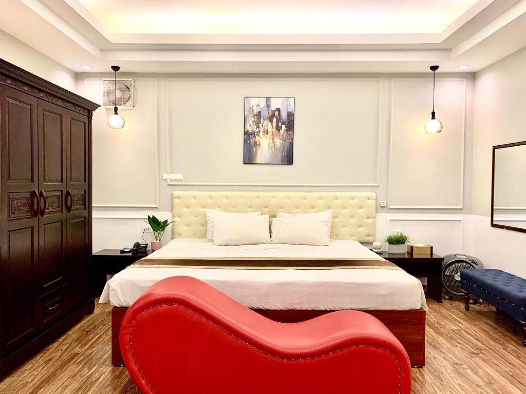 Двухместный (Стандартный номер с кроватью размера «king-size») отеля Hotel 23 Bui Thi Xuan, Ханой