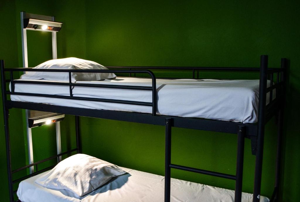 Номер (Кровать в общем 6-местном номере для мужчин и женщин) хостела Princess Hostel Leidse Square, Амстердам