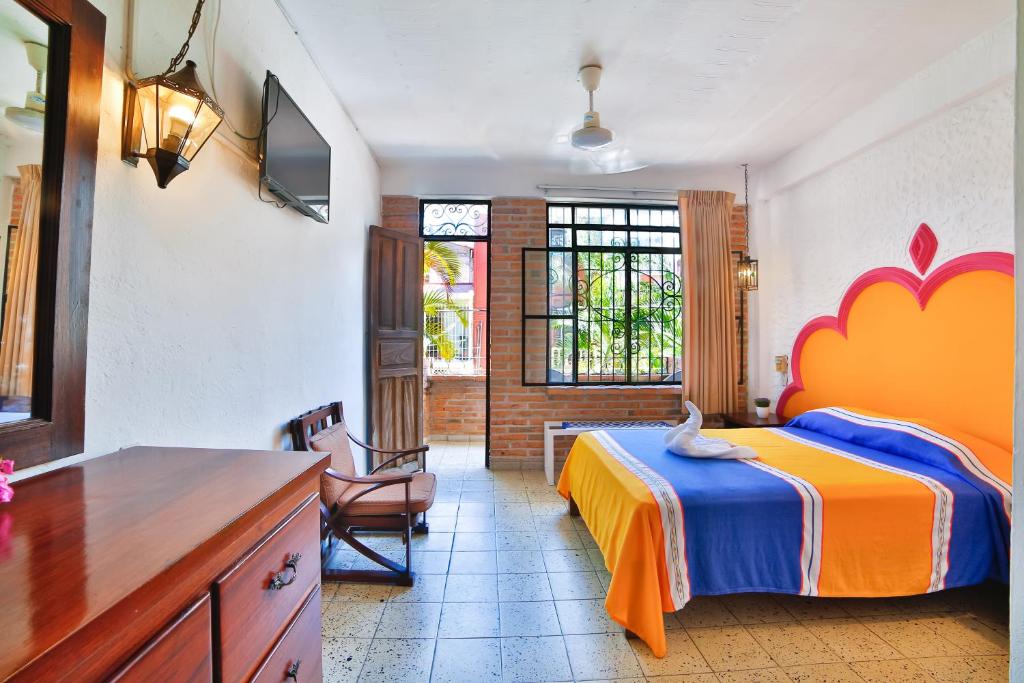 Двухместный (Стандартный номер с балконом) отеля Hotel Villa del Mar Tradicional, Пуэрто-Вальярта