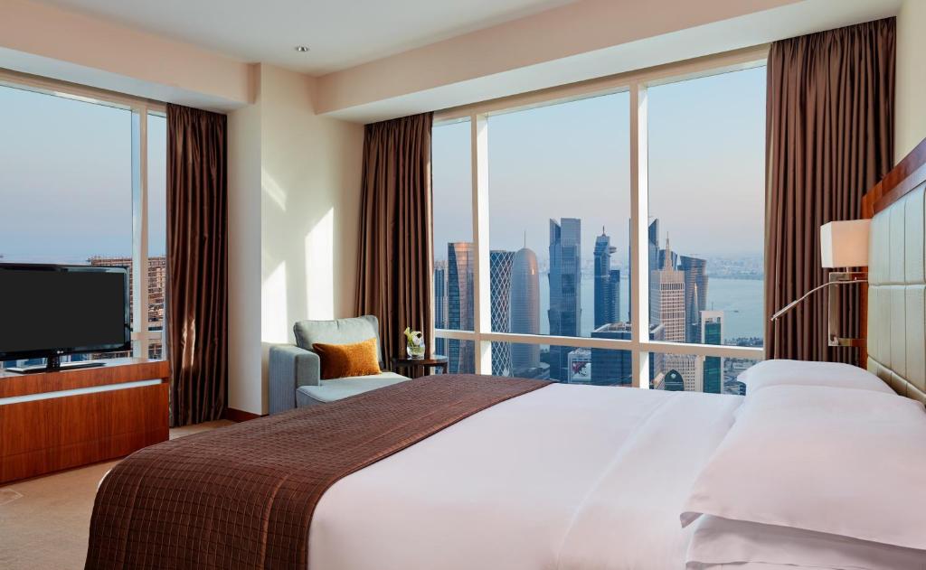 Двухместный (Номер Делюкс с кроватью размера «king-size») отеля Intercontinental Doha - The City, Доха