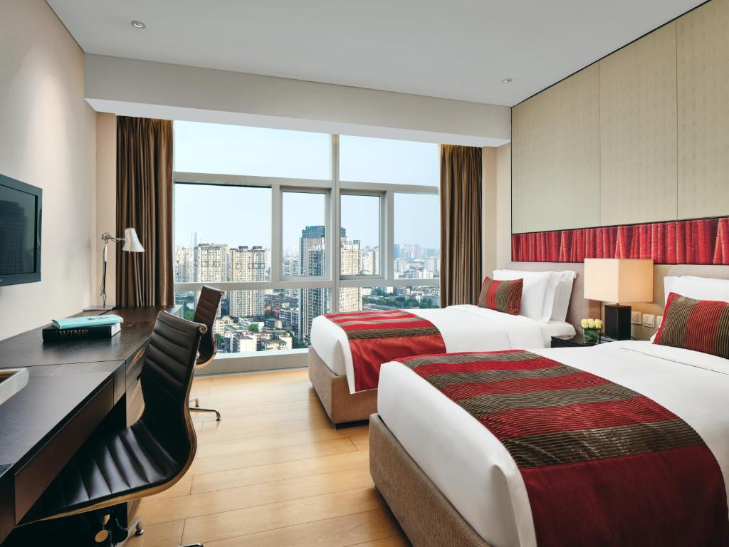 Семейный (1 King 1 Queen And 2 Single 3 Bedroom Suite), Fraser Suites Chengdu