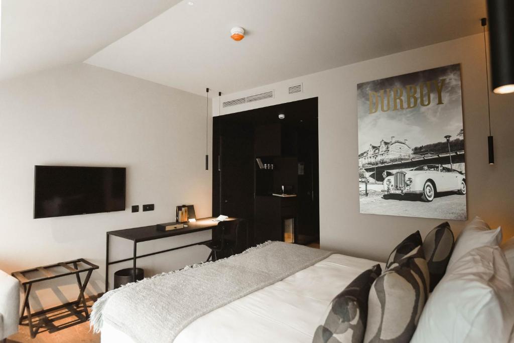 Двухместный (Улучшенный двухместный номер с 1 кроватью) отеля Hotel Sanglier des Ardennes, Дюрбюи