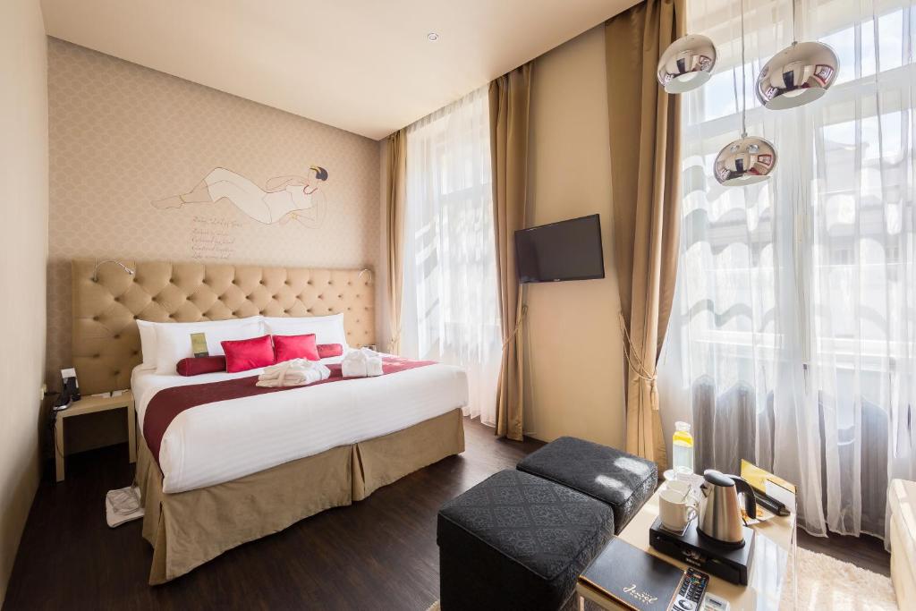 Двухместный (Улучшенный двухместный номер с 1 кроватью или 2 отдельными кроватями) отеля Design Hotel Jewel Prague, Прага