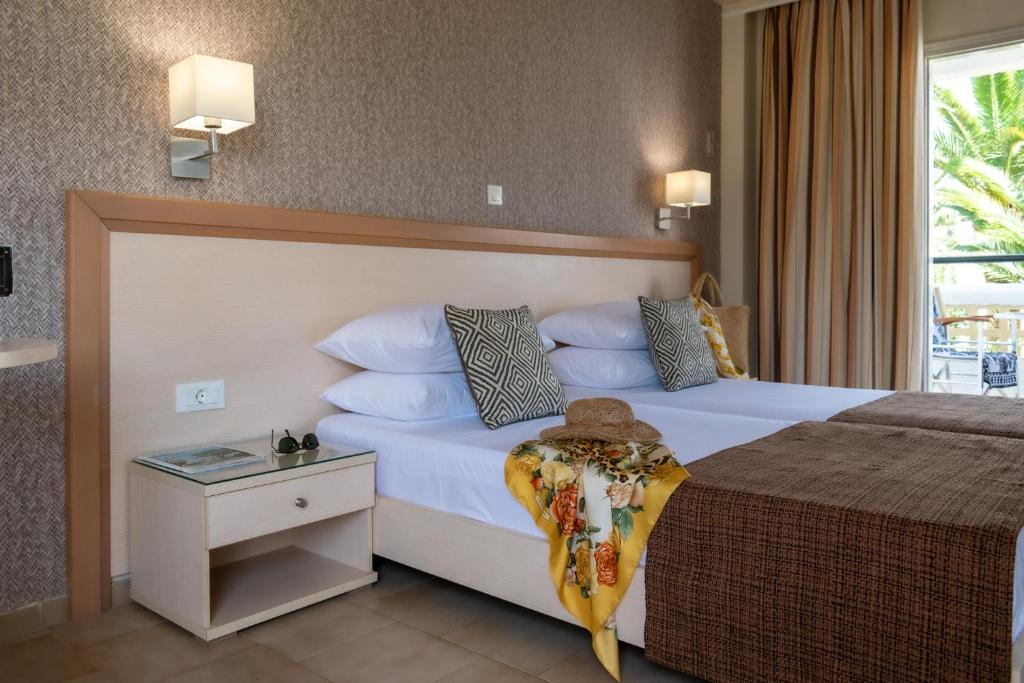 Двухместный (Улучшенный двухместный номер с 2 отдельными кроватями и видом на сад) отеля Dedalos Hotel, Малиа