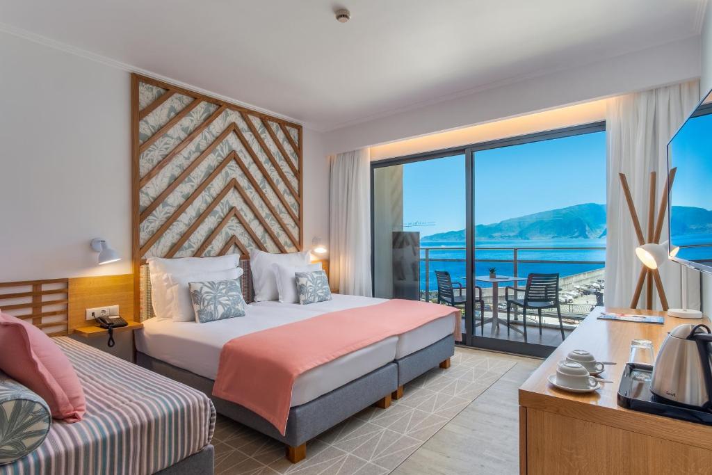 Двухместный (Двухместный номер с 2 отдельными кроватями и видом на море) отеля Hotel Moniz Sol, Порту-Мониш