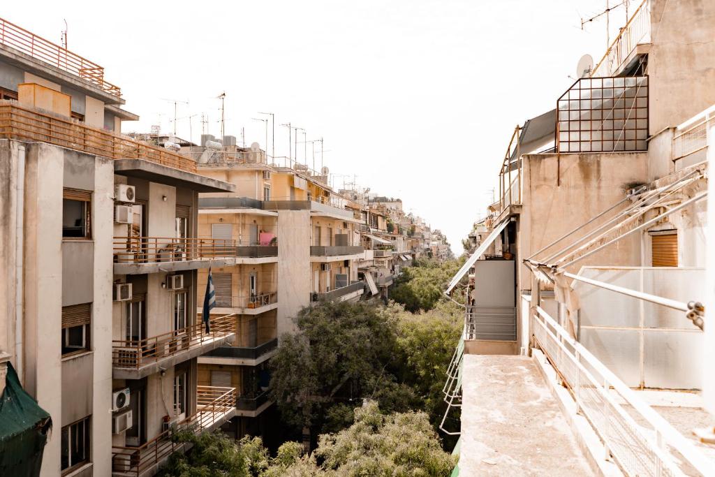 Двухместный (Двухместный номер Делюкс с 1 кроватью и балконом) хостела Thanasis Place, Афины