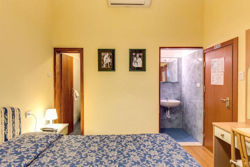 Двухместный (Двухместный номер эконом-класса с 1 кроватью) отеля Hotel Romagna, Флоренция