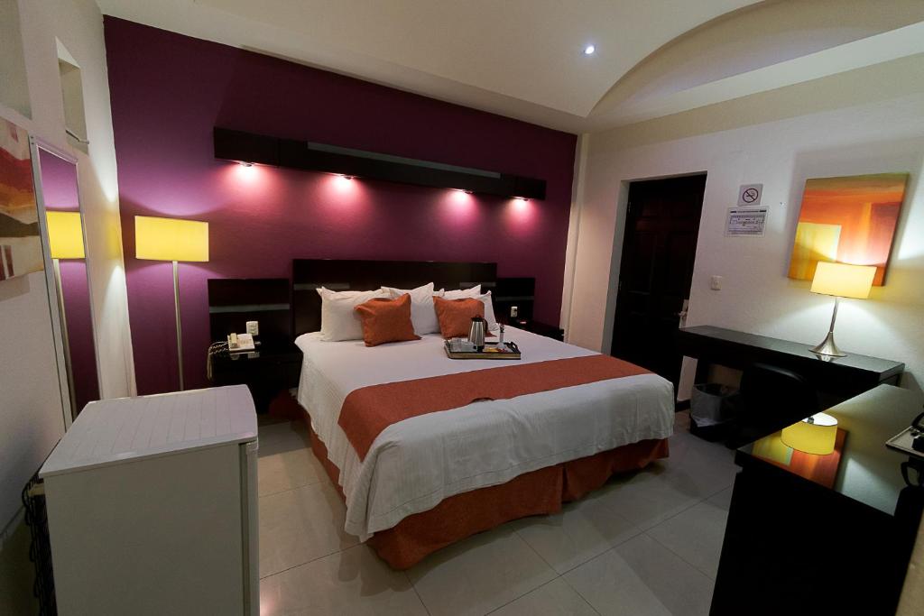 Двухместный (Стандартный номер с кроватью размера «king-size») отеля Best Western Hotel Poza Rica, Поса-Рика-де-Идальго