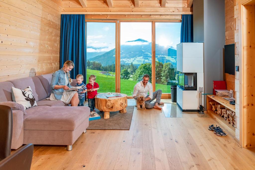 Апартаменты (Улучшенные апартаменты с открытым камином и сауной) апарт-отеля Rittis Alpin Chalets Dachstein, Шладминг
