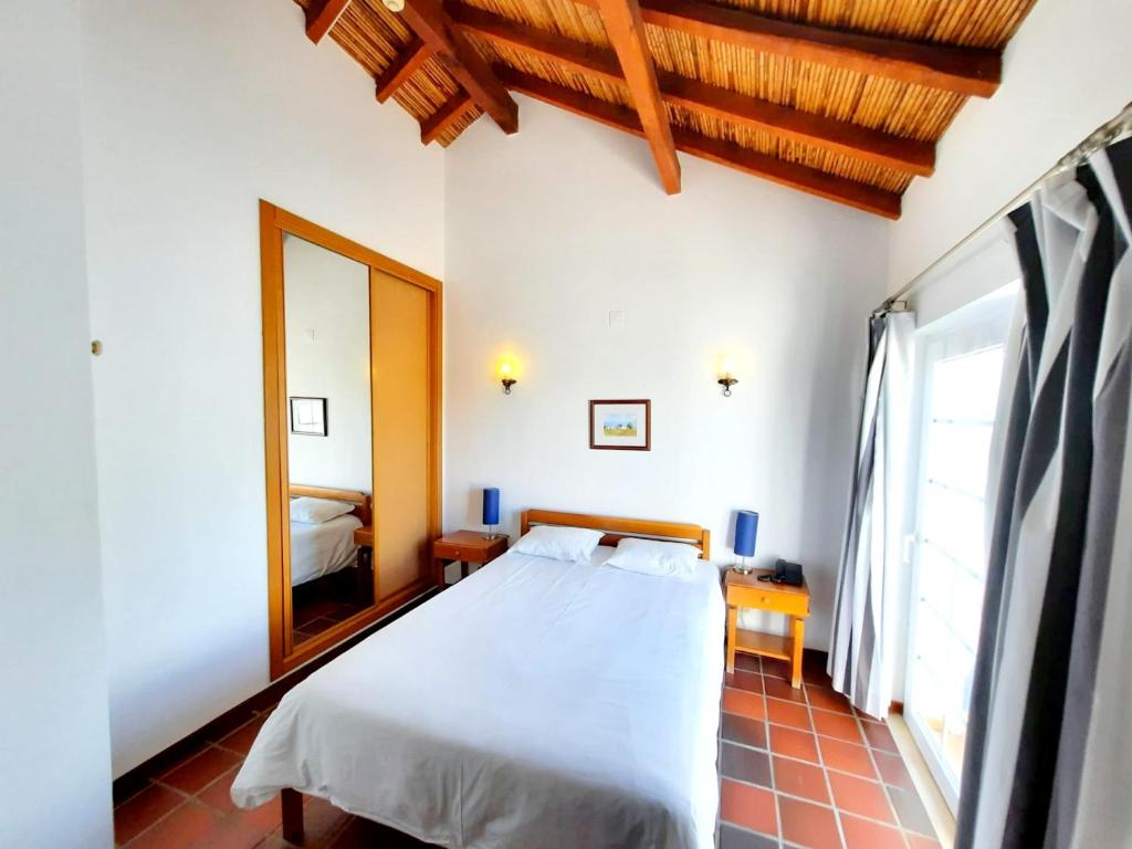 Двухместный (Улучшенный двухместный номер с 1 кроватью или 2 отдельными кроватями) гостевого дома Quinta Do Moinho De Vento, Вила-Нова-де-Мильфонт