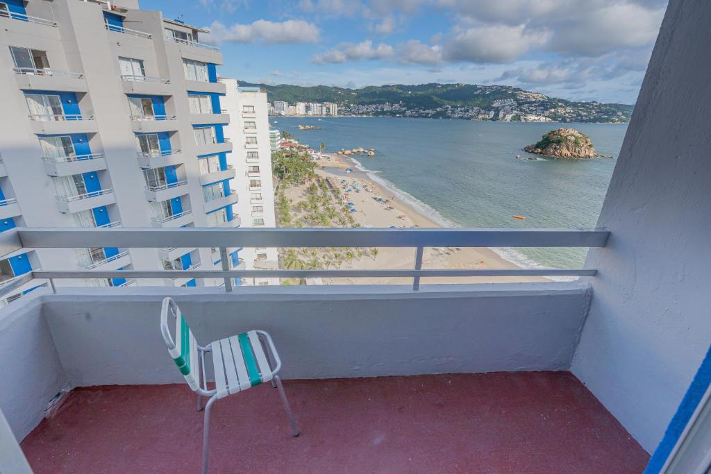 Трехместный (Полулюкс (для 3 взрослых)), Playa Suites Acapulco