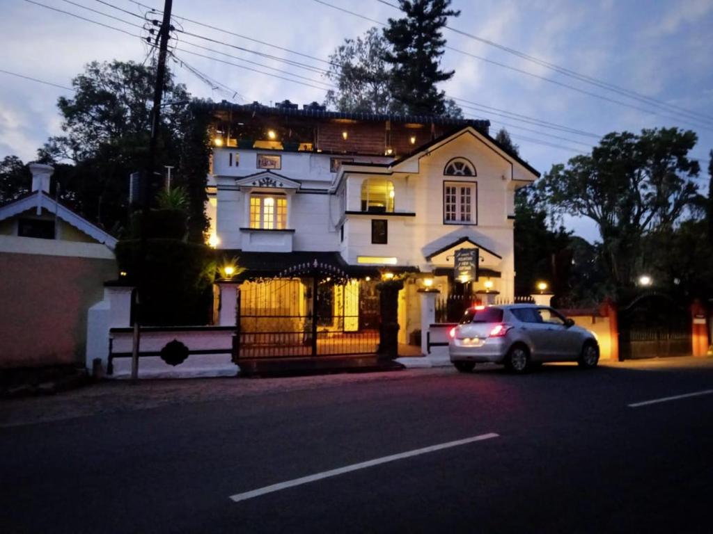Отель Kumar's Mountain View Cottage, Кунур