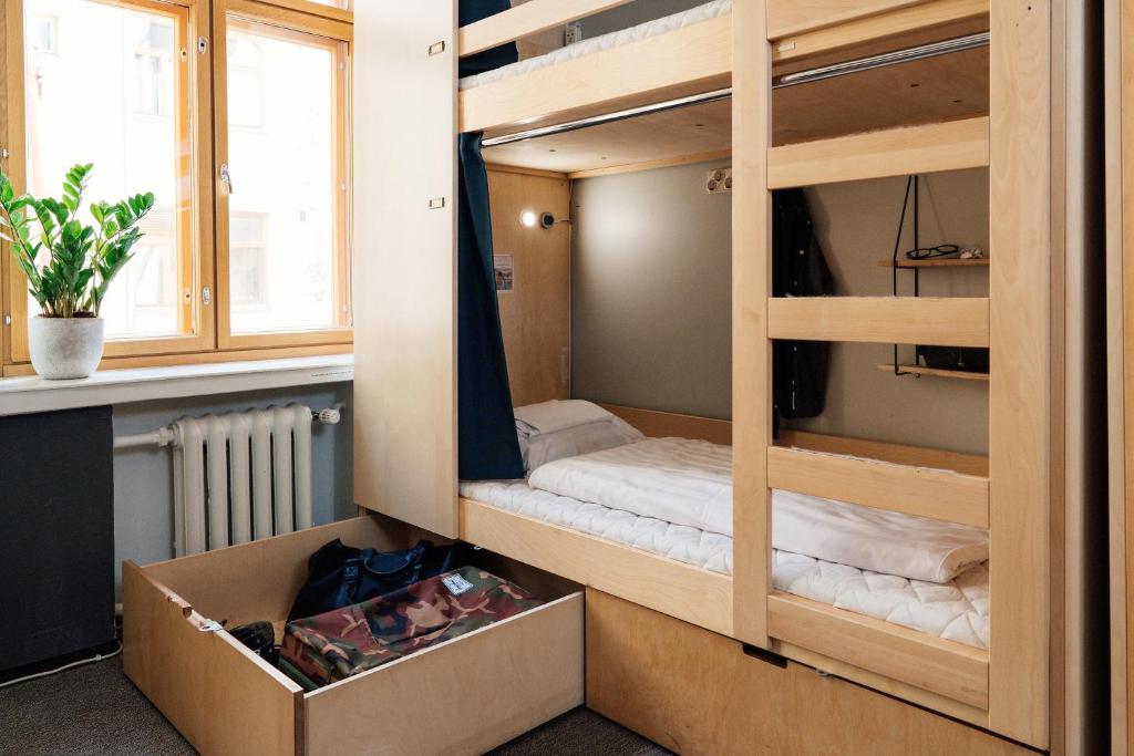 Номер (Кровать в общем 4-местном номере для мужчин и женщин) хостела The Yard Concept Hostel, Хельсинки