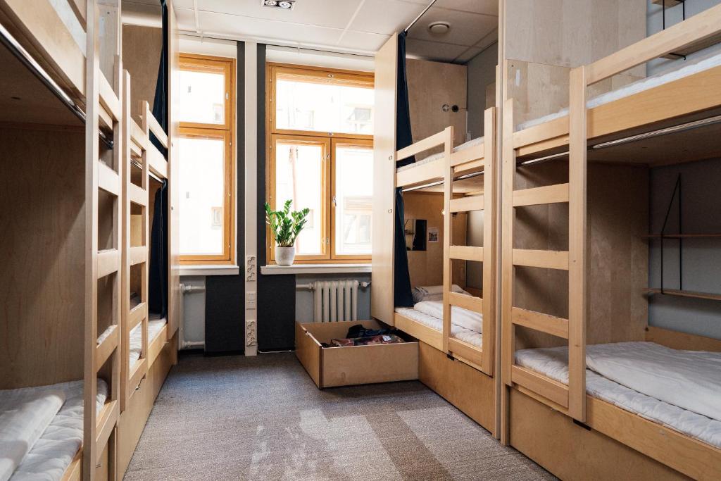 Номер (Кровать в общем 8-местном номере для мужчин и женщин) хостела The Yard Concept Hostel, Хельсинки