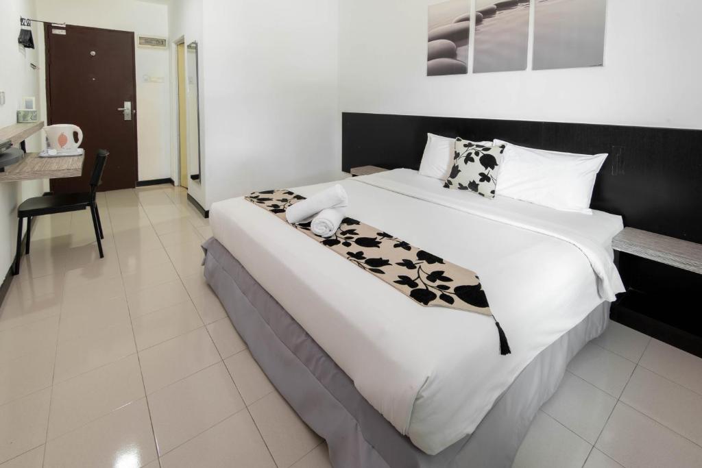 Двухместный (Стандартный номер с кроватью размера «king-size») отеля Riverra Inn, Лангкави