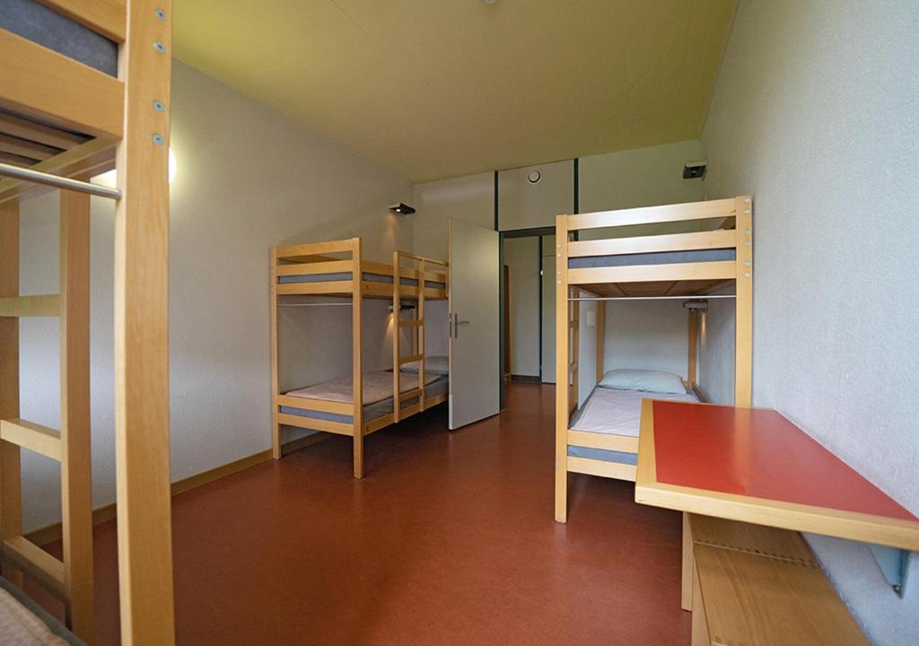Номер (4 кровати в 6-местном общем номере для мужчин и женщин) хостела Zurich Youth Hostel, Цюрих