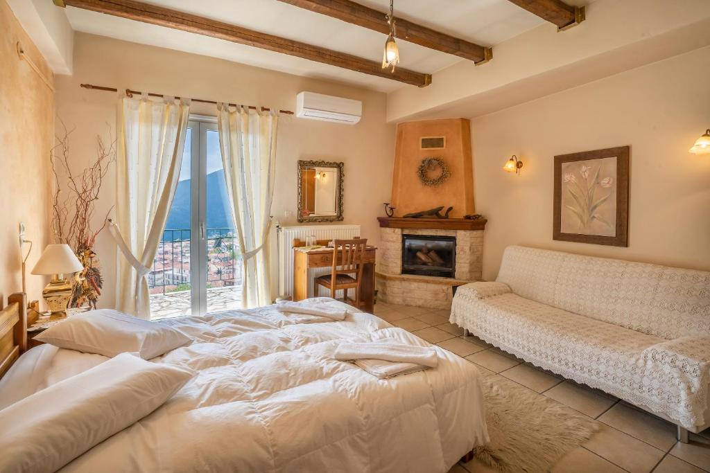 Двухместный (Двухместный номер Делюкс с 1 кроватью и балконом) гостевого дома Semeli Guesthouse, Карпенисион