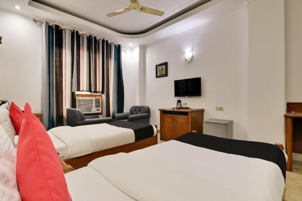 Двухместный (Бюджетный двухместный номер с 1 кроватью) отеля Capital O 44526 Hotel Tjs Royale, Нью-Дели