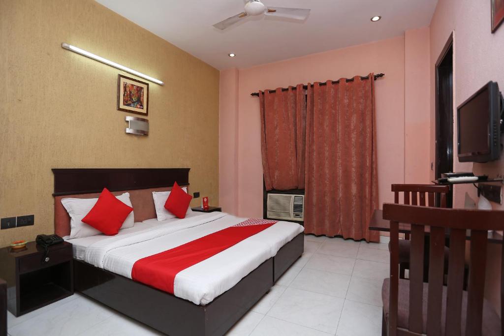 Двухместный (Бюджетный двухместный номер с 1 кроватью) отеля OYO 3662 Galaxxy Inn, Гургаон