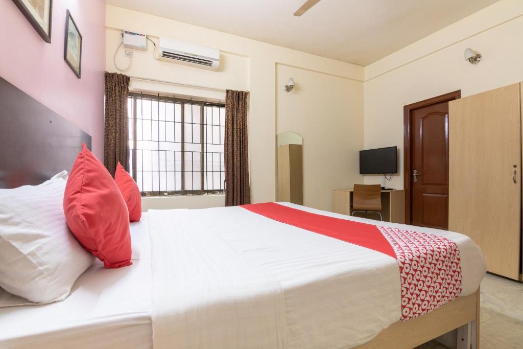 Трехместный (Классический трехместный номер) отеля OYO 5379 White House Hotel, Бангалор