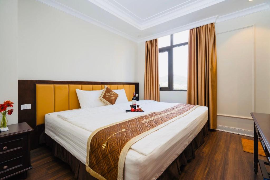 Двухместный (Двухместный номер Делюкс с 1 кроватью) отеля An Phú Hạ Long Luxury Hotel, Халонг