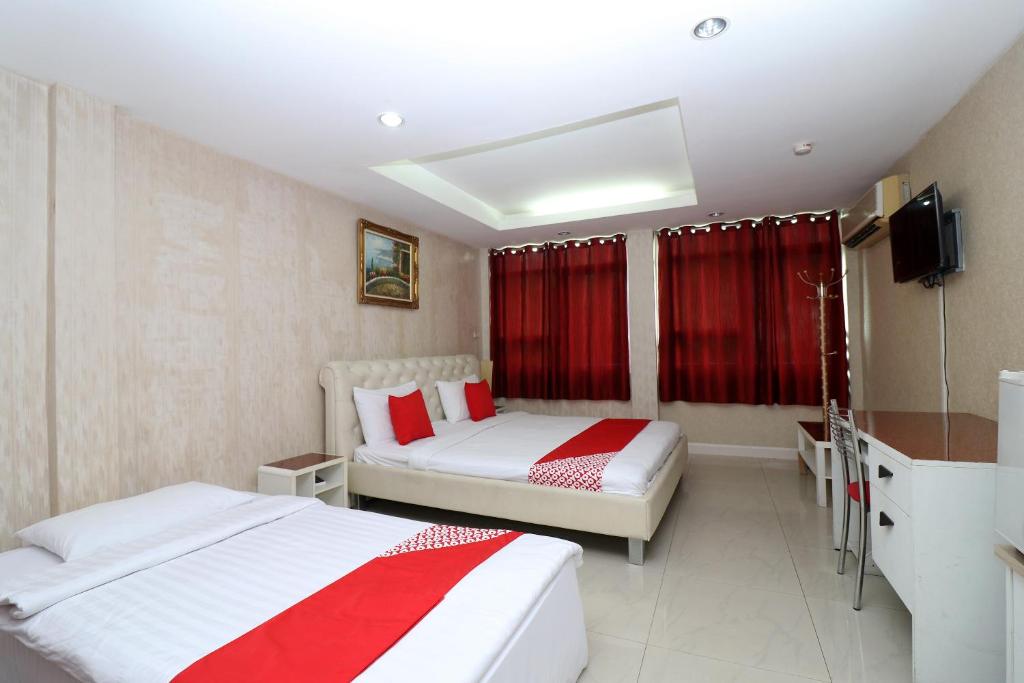 Сьюит (Улучшенный люкс) отеля Diamond Residence, Бангкок