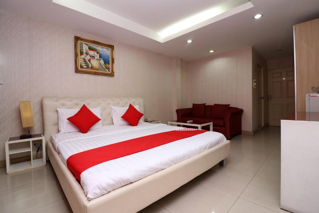 Двухместный (Двухместный номер Делюкс с 1 кроватью) отеля Diamond Residence, Бангкок
