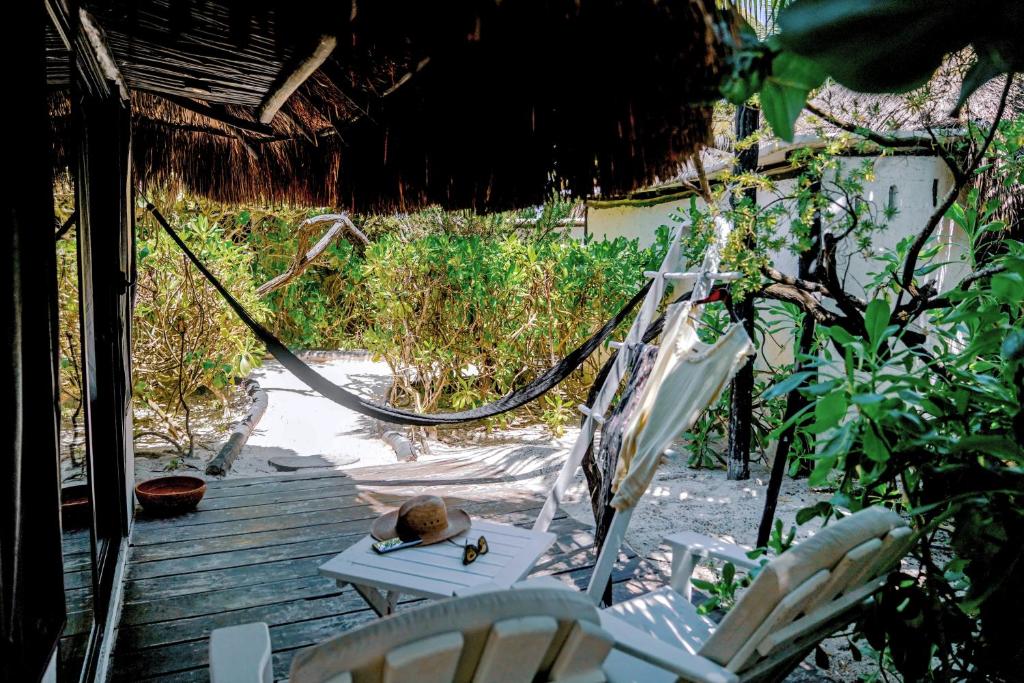 Двухместный (Номер с видом на джунгли и собственной ванной комнатой) отеля Coco Tulum, Тулум