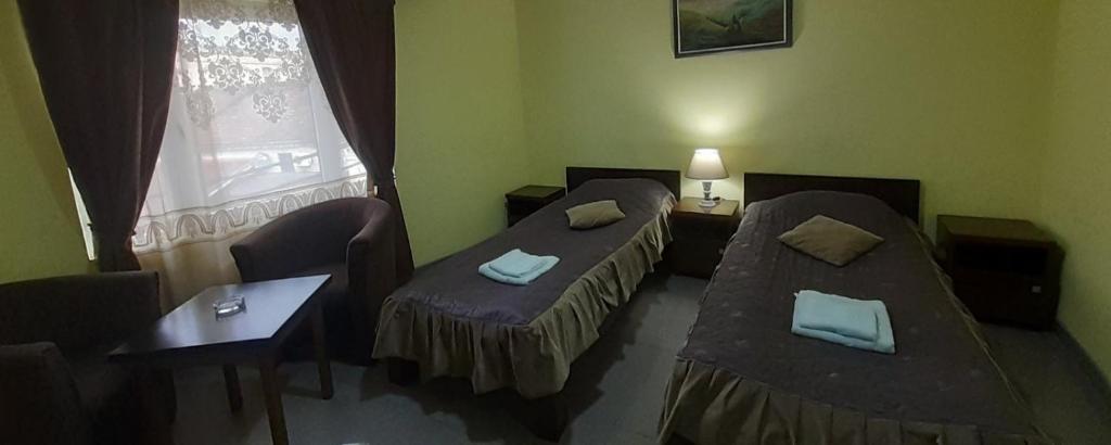Двухместный (Двухместный номер с 2 отдельными кроватями и ванной комнатой) хостела Hostel Franica, Куршумлия