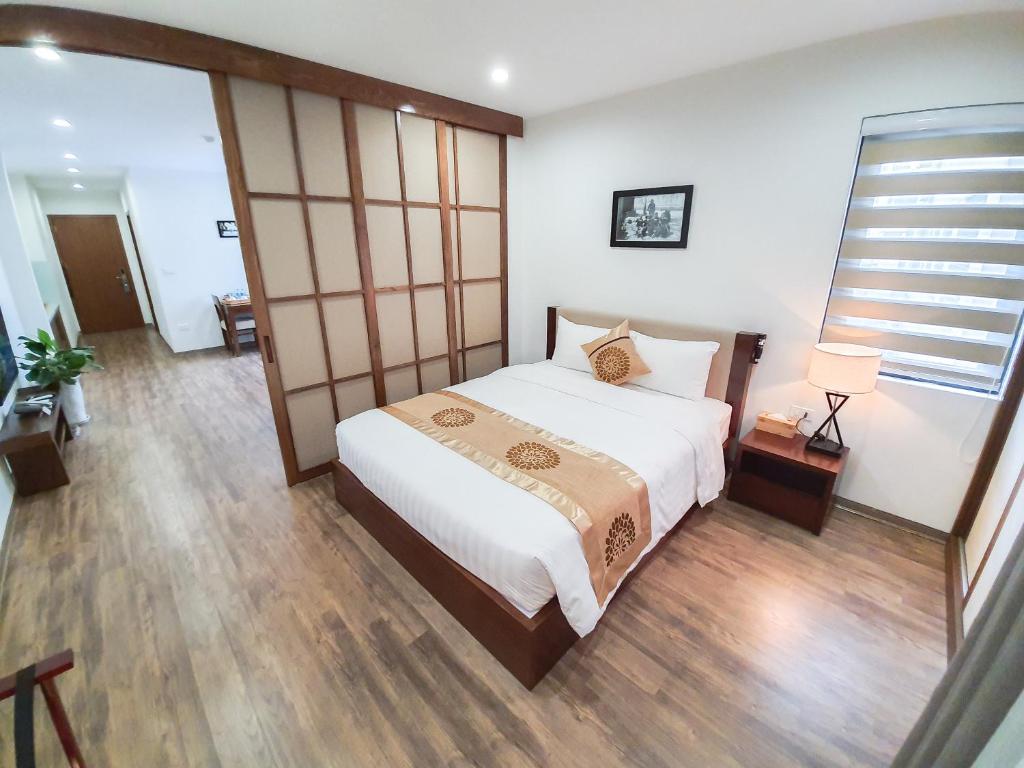 Двухместный (Представительский двухместный номер с 1 кроватью) отеля REIWA INN APARTMENT, Ханой