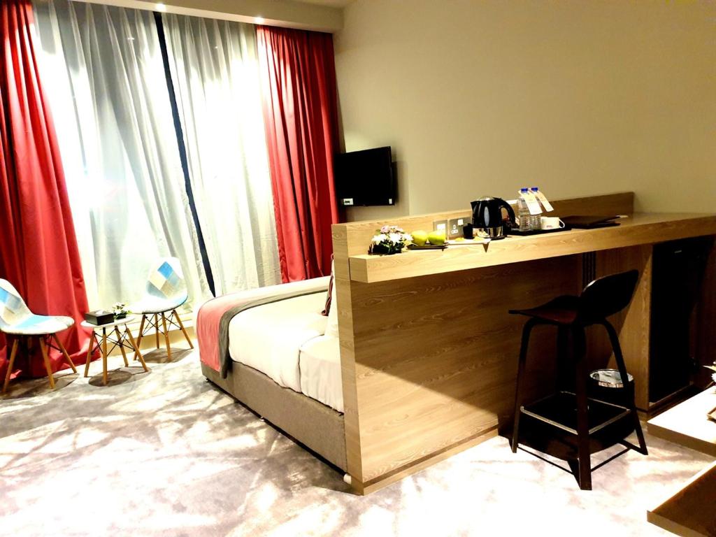 Сьюит (Представительский люкс) отеля FORTUNE ATRIUM HOTEL, Дубай