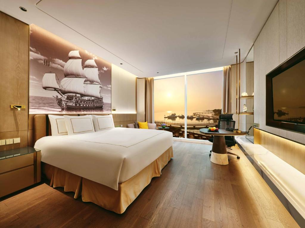 Двухместный (Premier Room with Lake View), Crowne Plaza Suzhou