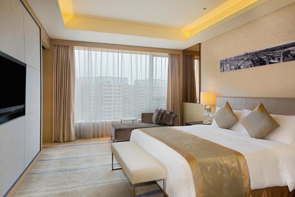 Сьюит (1 King bed 1 Bedroom Suite Lounge Access), Crowne Plaza Guangzhou Huadu