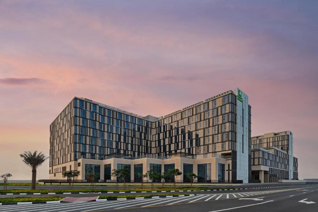 Апарт-отель Staybridge Suites Dubai Al-Maktoum Airport