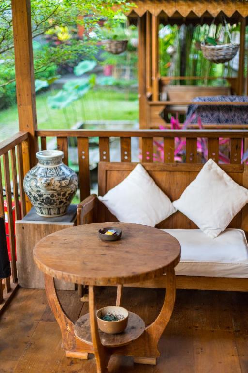 Вилла (Wooden One-Bedroom Suite with Garden View), De Ubud Villas & Spa