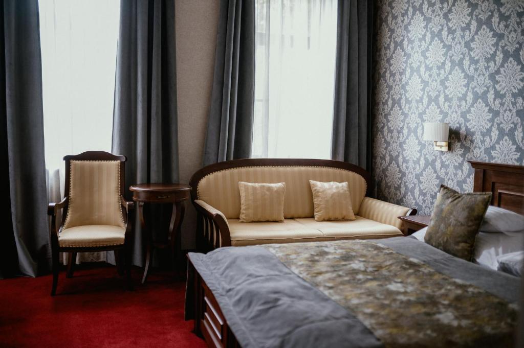Двухместный (Улучшенный двухместный номер с 1 кроватью или 2 отдельными кроватями) отеля Annuska Villa Balatonfüred, Балатонфюред