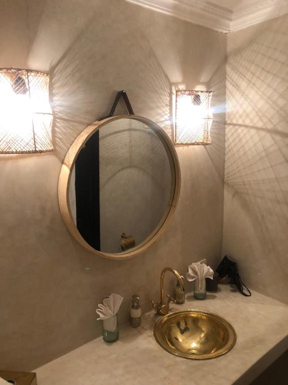 Двухместный (Двухместный номер Делюкс с 1 кроватью и душем) отеля Riad Spa Sindibad, Марракеш