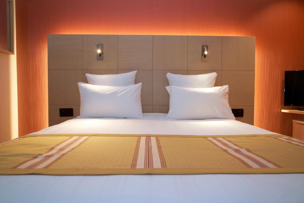 Двухместный (Двухместный номер с 1 кроватью или 2 отдельными кроватями) отеля Nash Airport Hotel, Женева