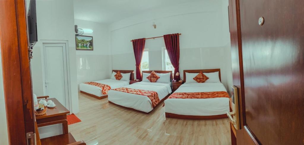 Трехместный (Трехместный номер с видом на город) отеля KHÁCH SẠN MỸ NGỌC, Буонметхуот