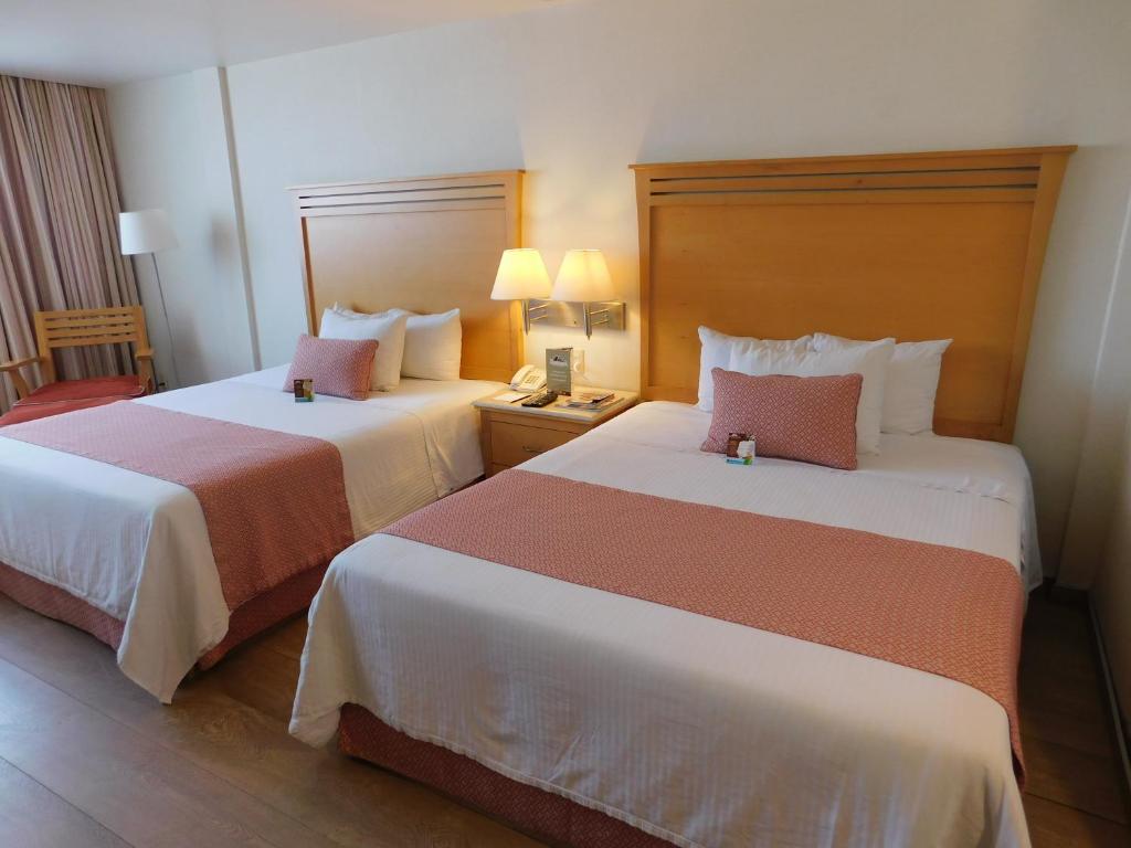 Двухместный (Номер с 2 кроватями размера «queen-size») отеля Hotel Palacio Azteca, Тихуана