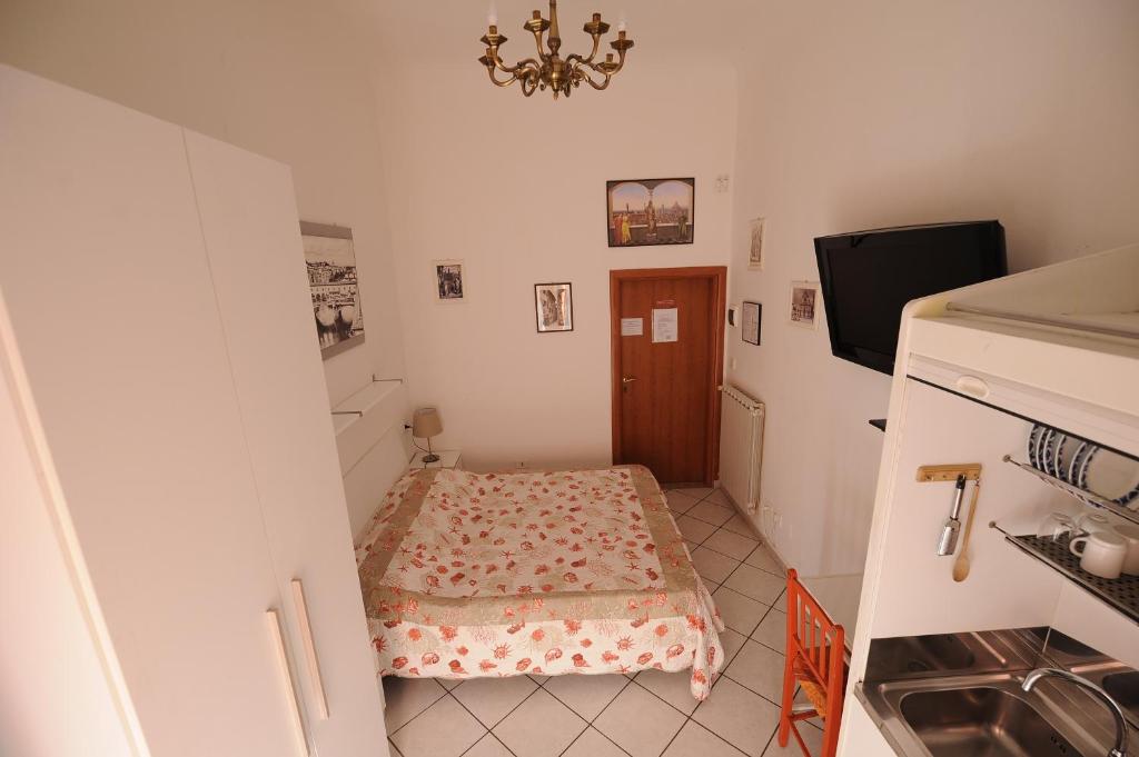 Двухместный (Двухместный номер с 1 кроватью и собственной ванной комнатой) отеля B&B Porta San Frediano, Флоренция
