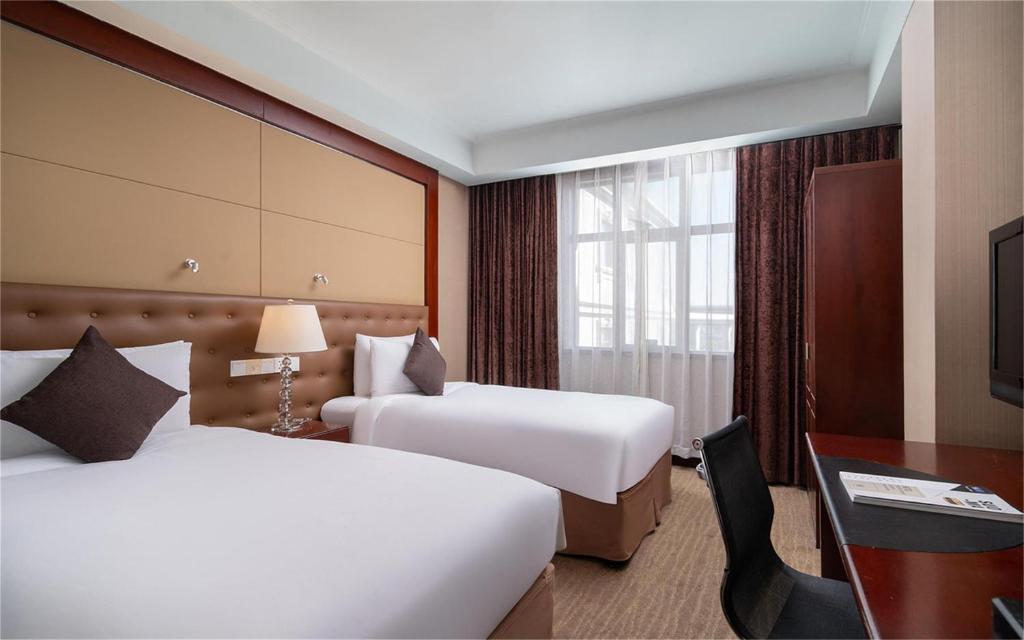 Двухместный (Стандартный номер) отеля Howard Johnson Hong Qiao Airport Hotel Shanghai, Шанхай