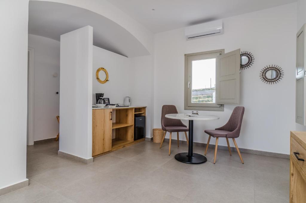 Сьюит (Суперлюкс с видом на море), Symphony Suites Santorini